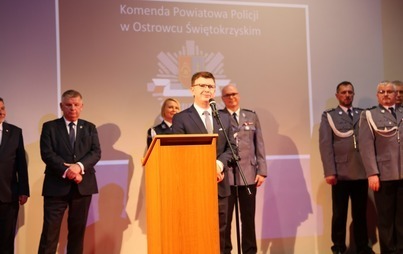 Zdjęcie do Świętowali policjanci z powiatu ostrowieckiego