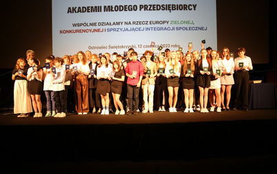 Zdjęcie do Zakończenie roku akademickiego 2022/2023 Akademii Młodego Przedsiębiorcy