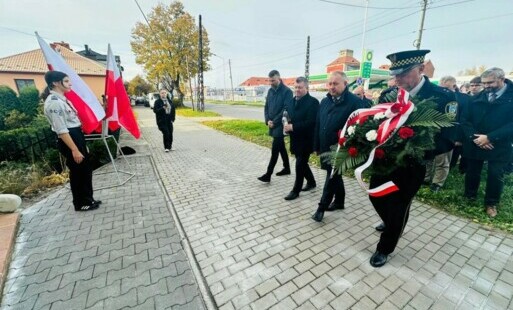 Zdjęcie do 81. rocznica rozstrzelania przez hitlerowc&oacute;w 20 mieszkańc&oacute;w Ostrowca Świętokrzyskiego