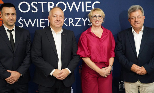 Zdjęcie do Terenowy Punkt Paszportowy w Ostrowcu Świętokrzyskim podsumował pierwszy rok działalności
