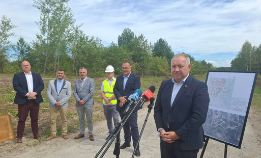 Zdjęcie do Ruszyła budowa infrastruktury drogowej w rejonie ul. Samsonowicza