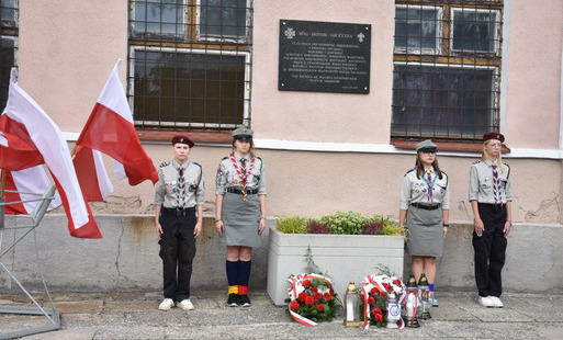 Zdjęcie do Pamięci ostrowieckich harcerek i harcerzy