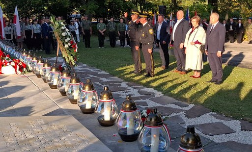 Zdjęcie do Miejsce obchod&oacute;w może się zmieniać, ale pamięć pozostaje