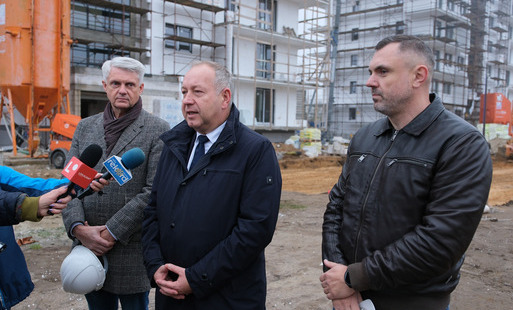 Zdjęcie do Budowa blok&oacute;w przy Hubalczyk&oacute;w wyprzedza harmonogram